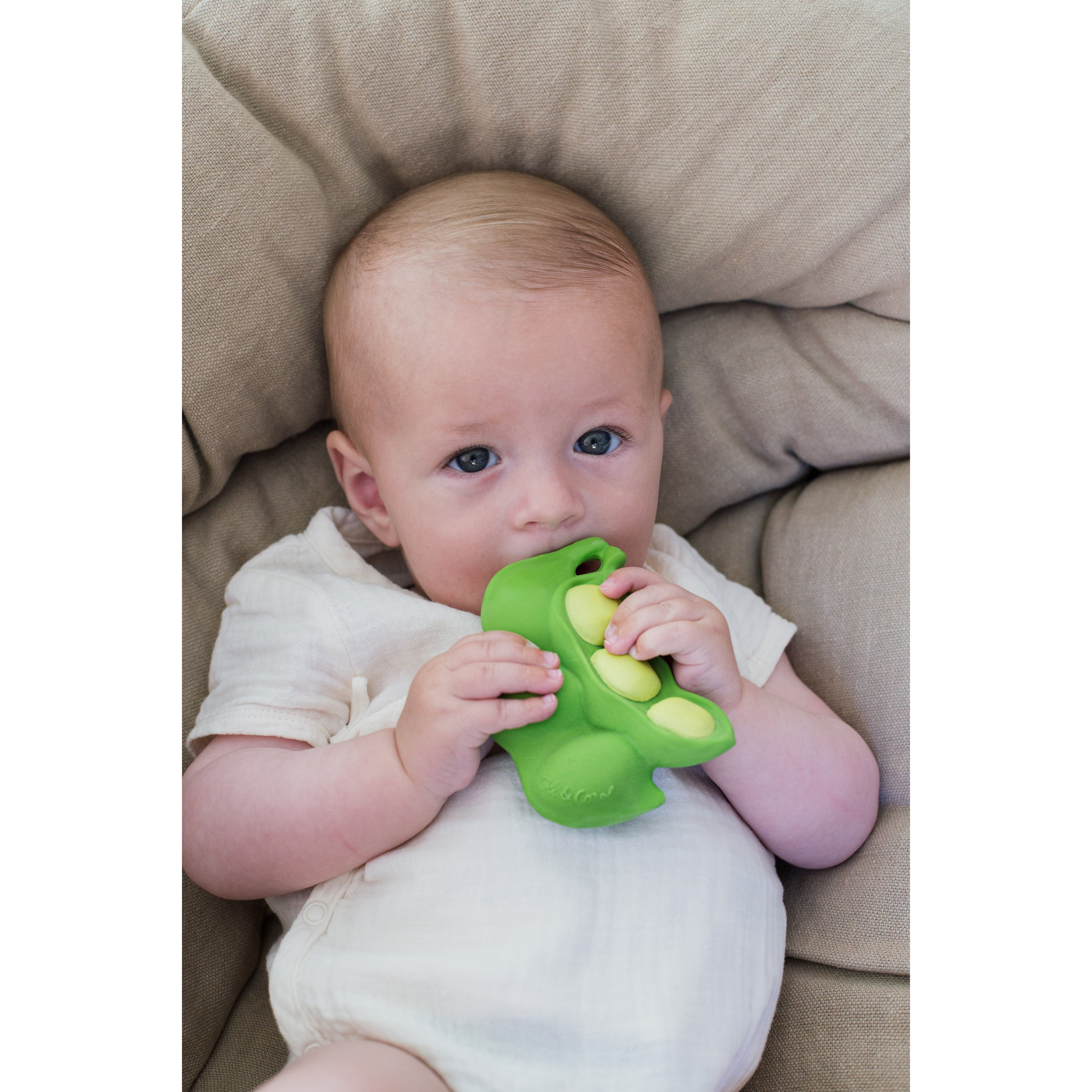 oli-&-carol-keiko-the-edamame-teether-olic-l-edamame-unit- (9)