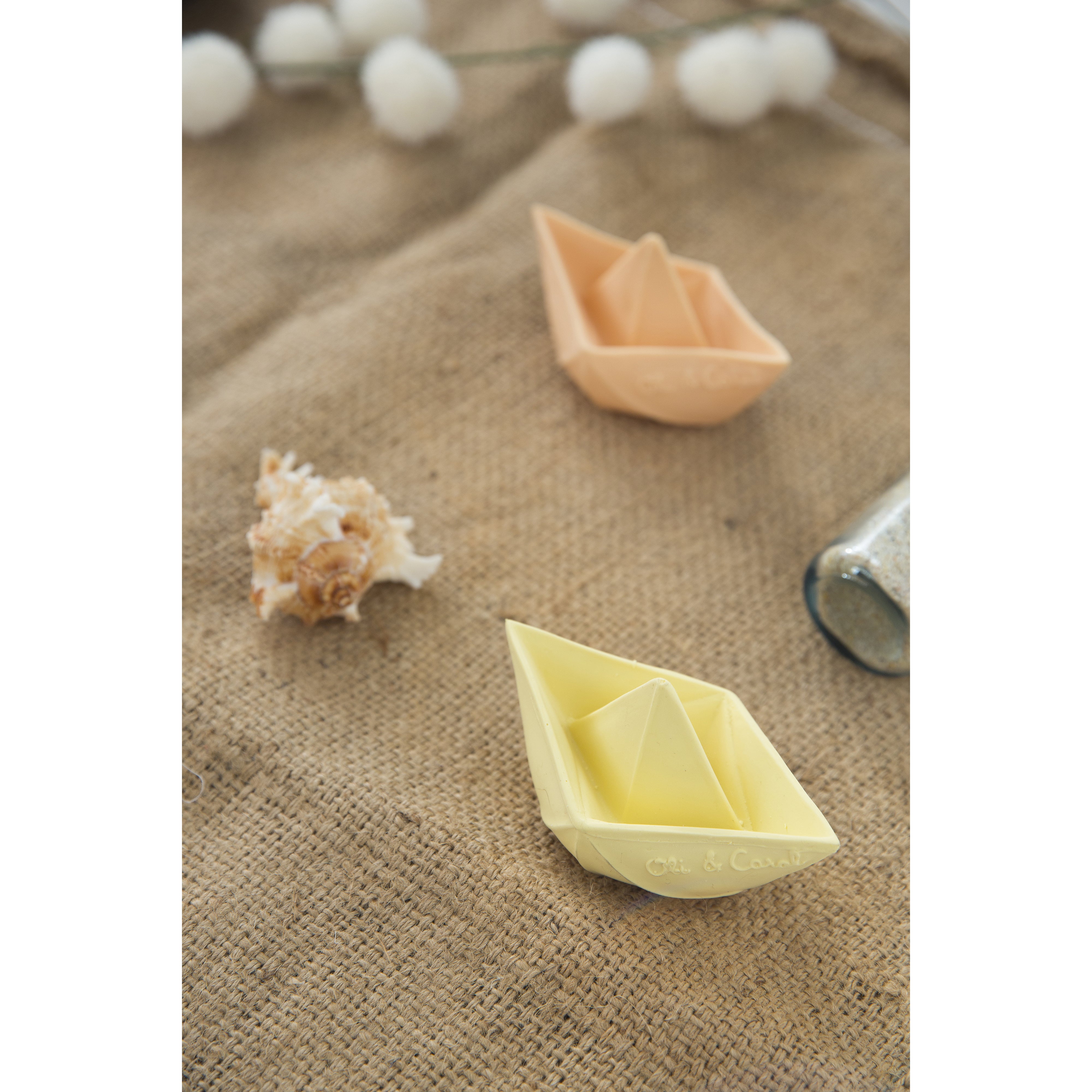 oli-&-carol-origami-boat-nude- (22)