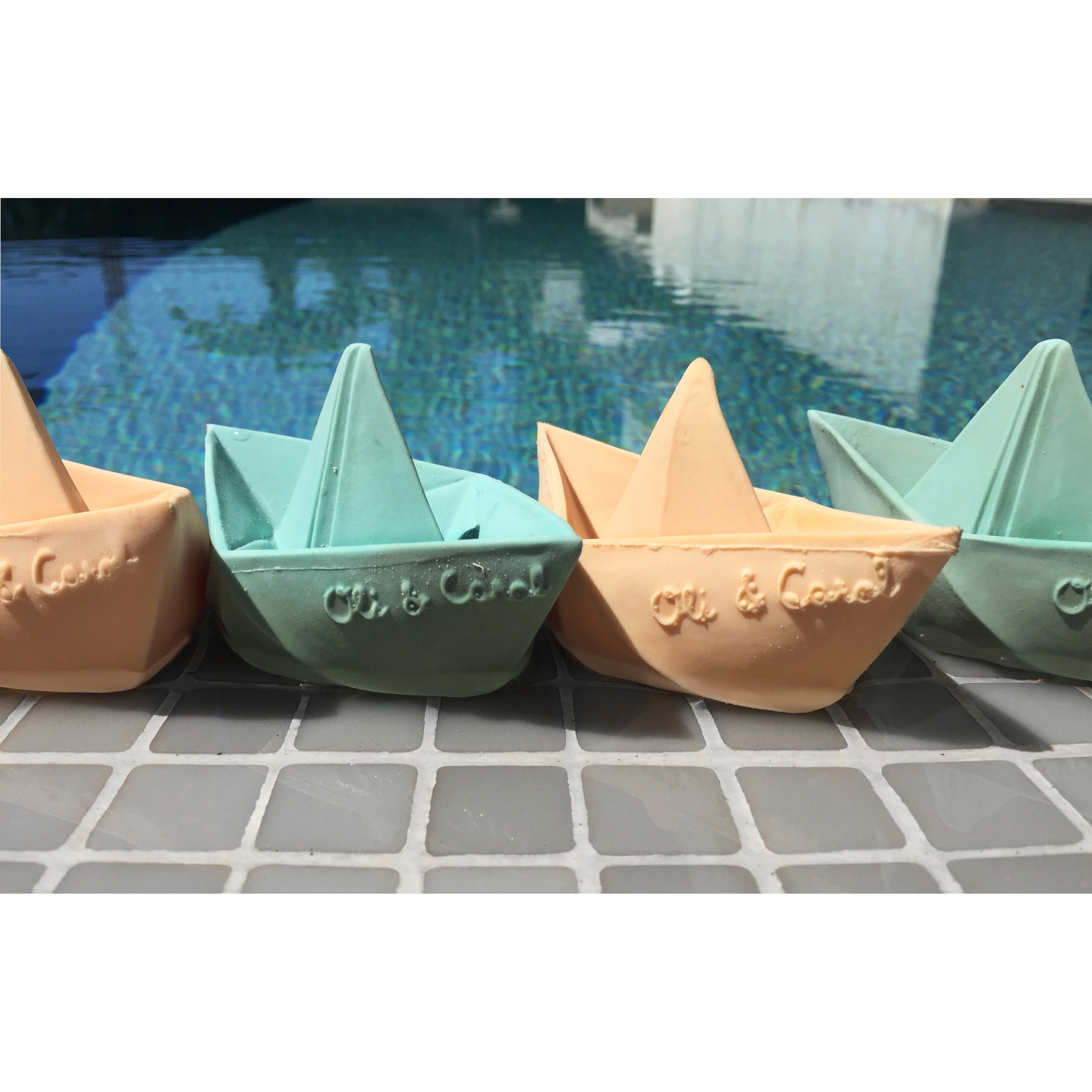 oli-&-carol-origami-boat-nude- (25)