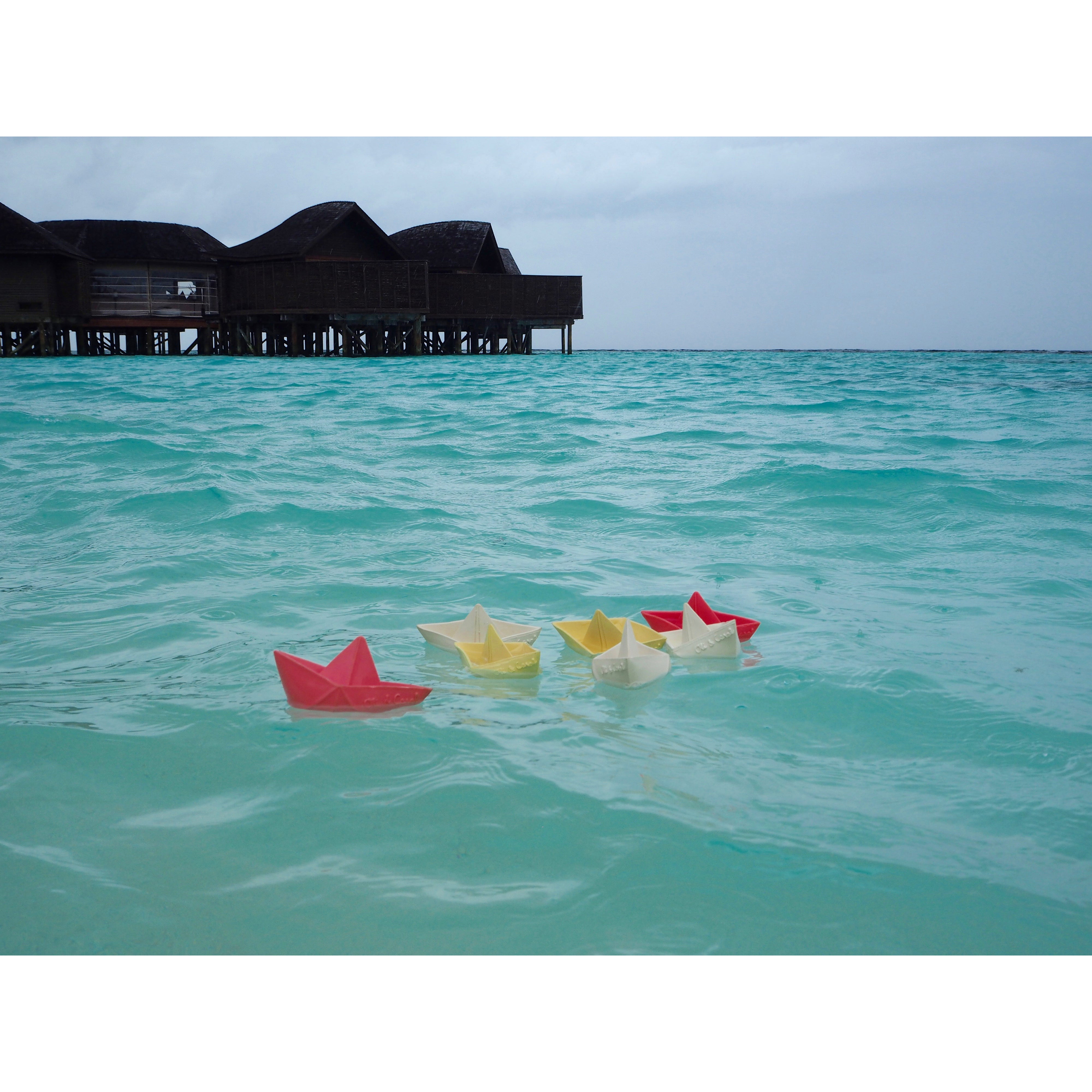 oli-&-carol-origami-boat-nude- (29)