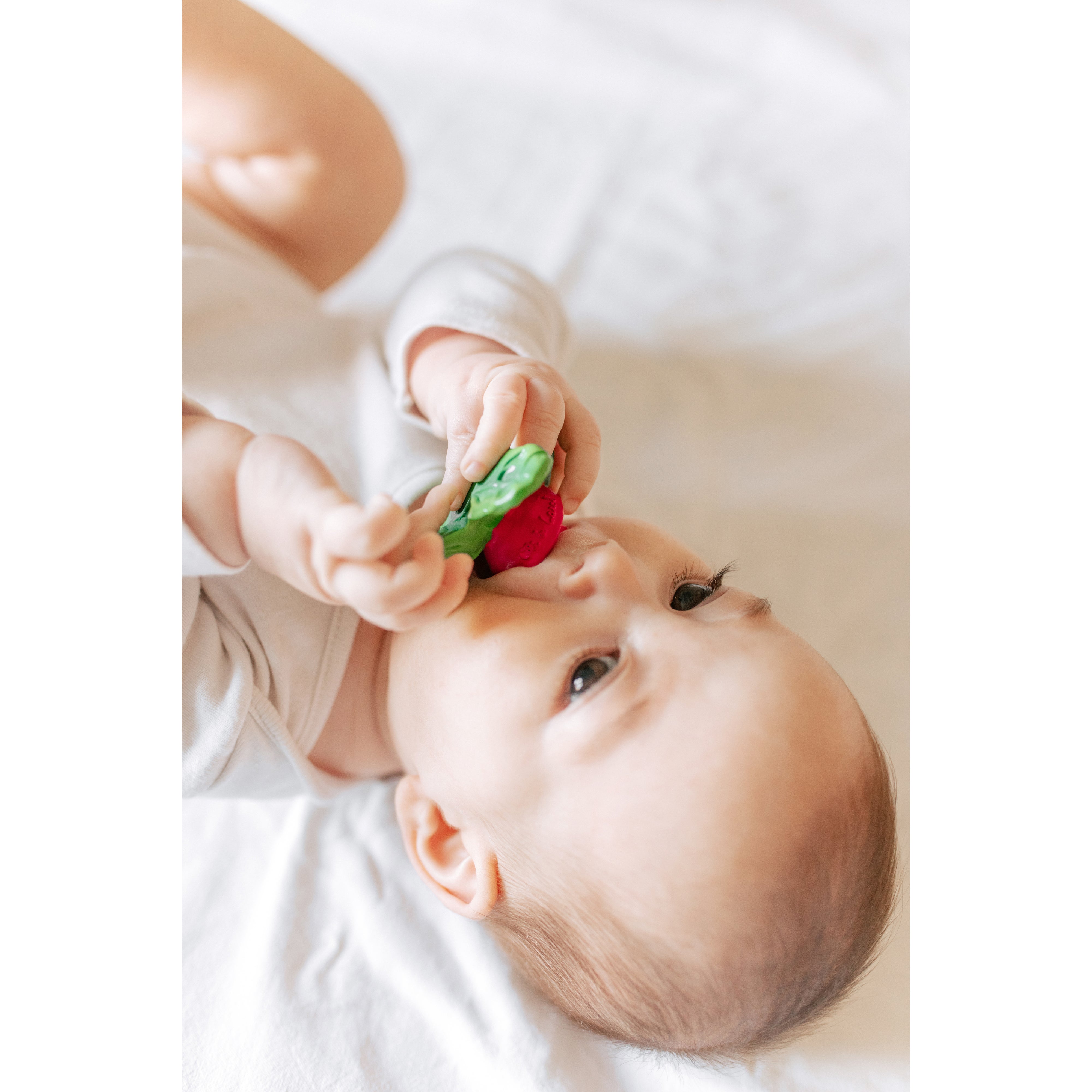 oli-&-carol-ramonita-the-radish-teether-olic-l-chewy-radish- (10)