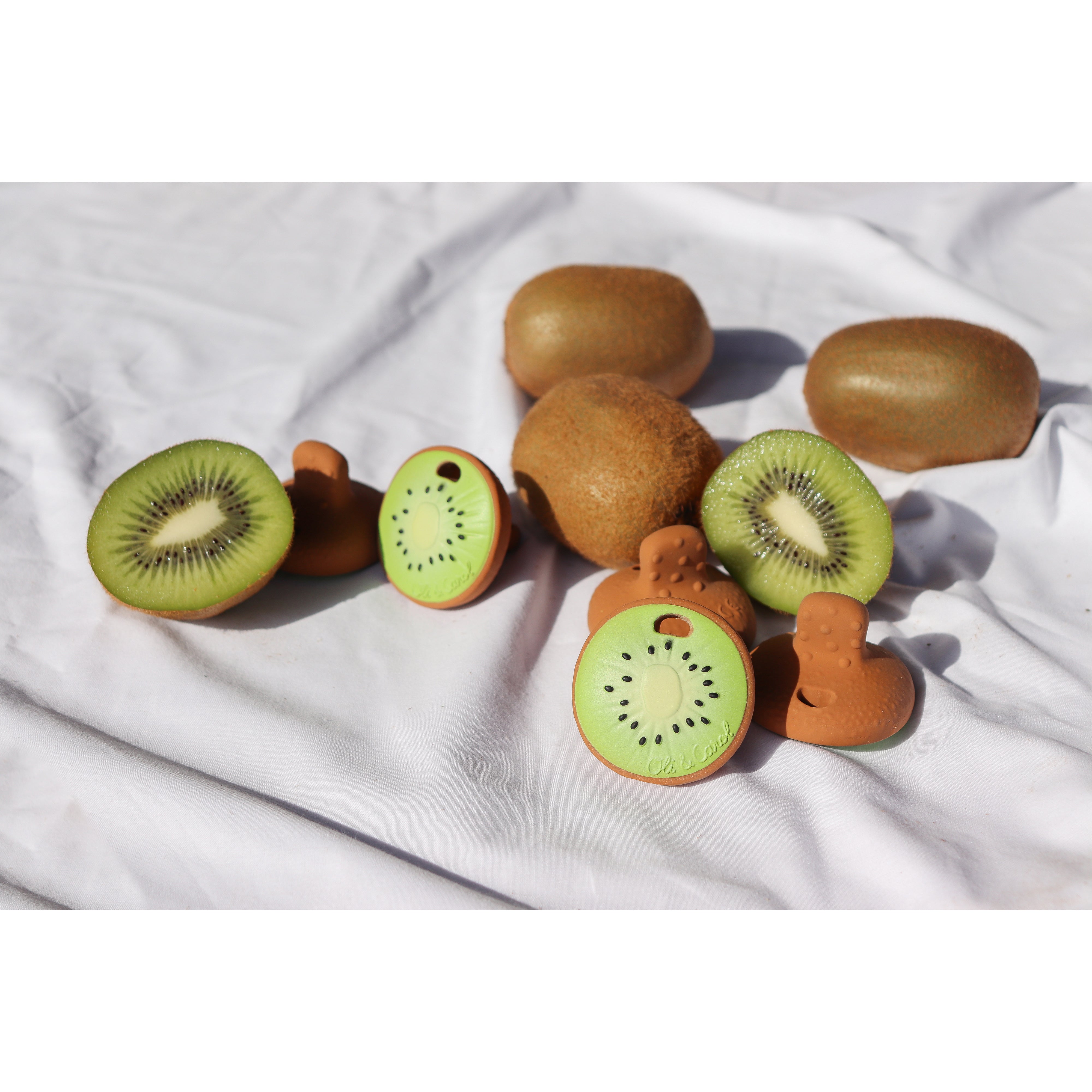 oli-&-carol-se-antonio-the-kiwi-teether-olic-l-kiwi-unit- (7)