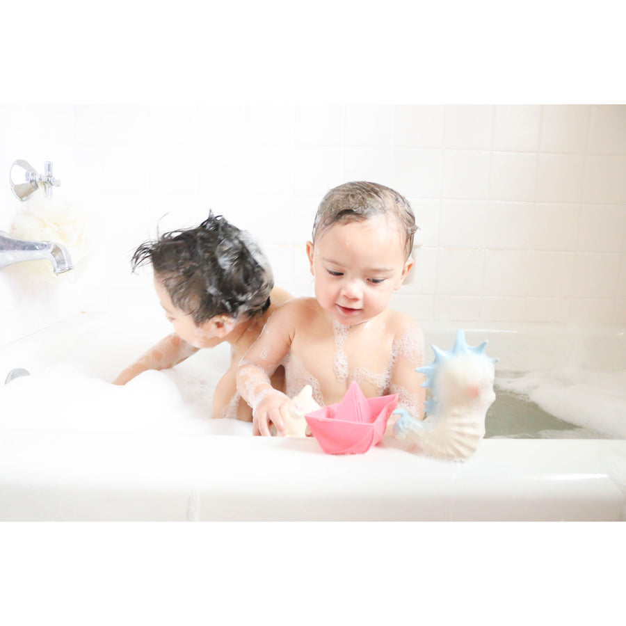 oli-&-carol-vintage-bubbles-the-sea-horse-teether- (17)