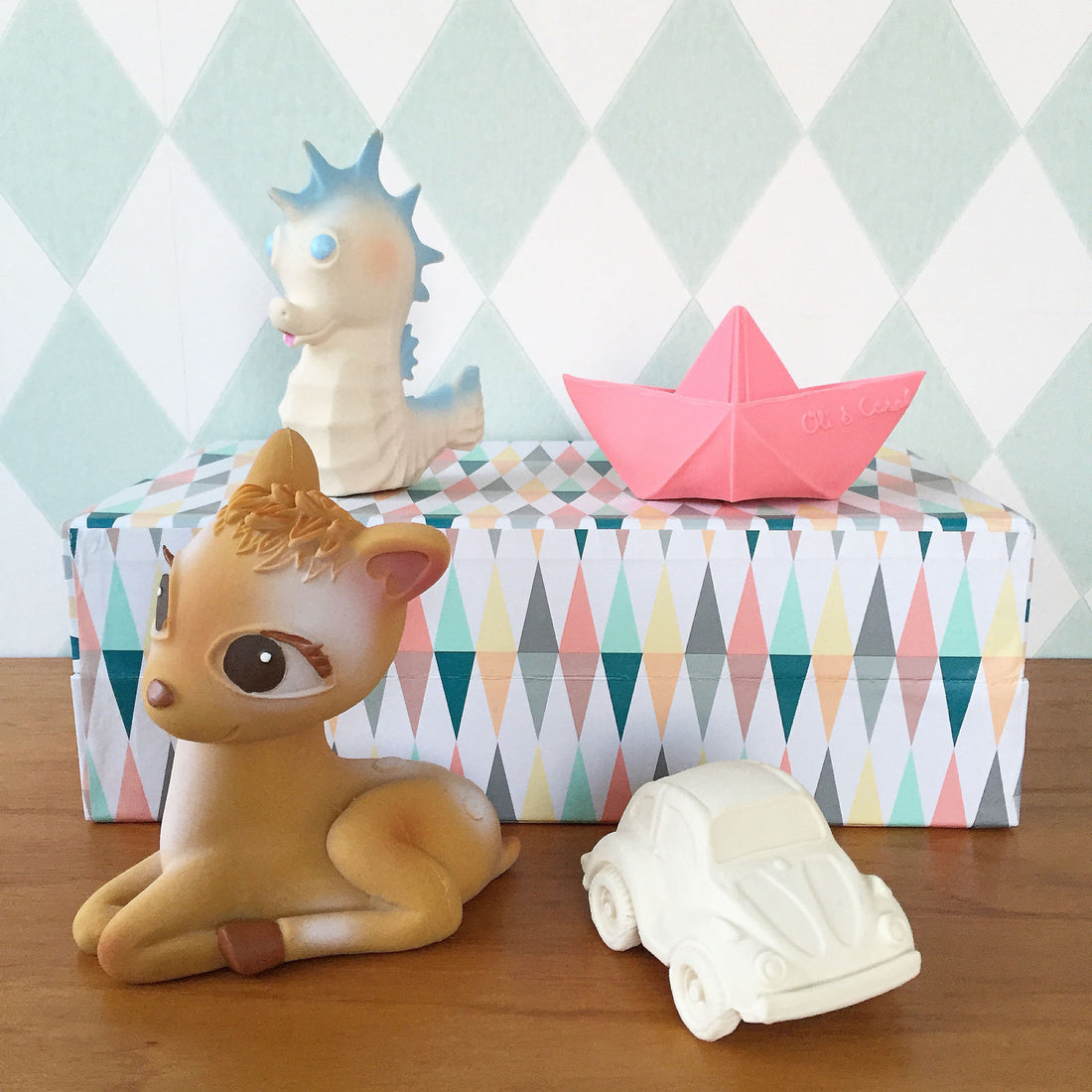 oli-&-carol-vintage-bubbles-the-sea-horse-teether- (19)