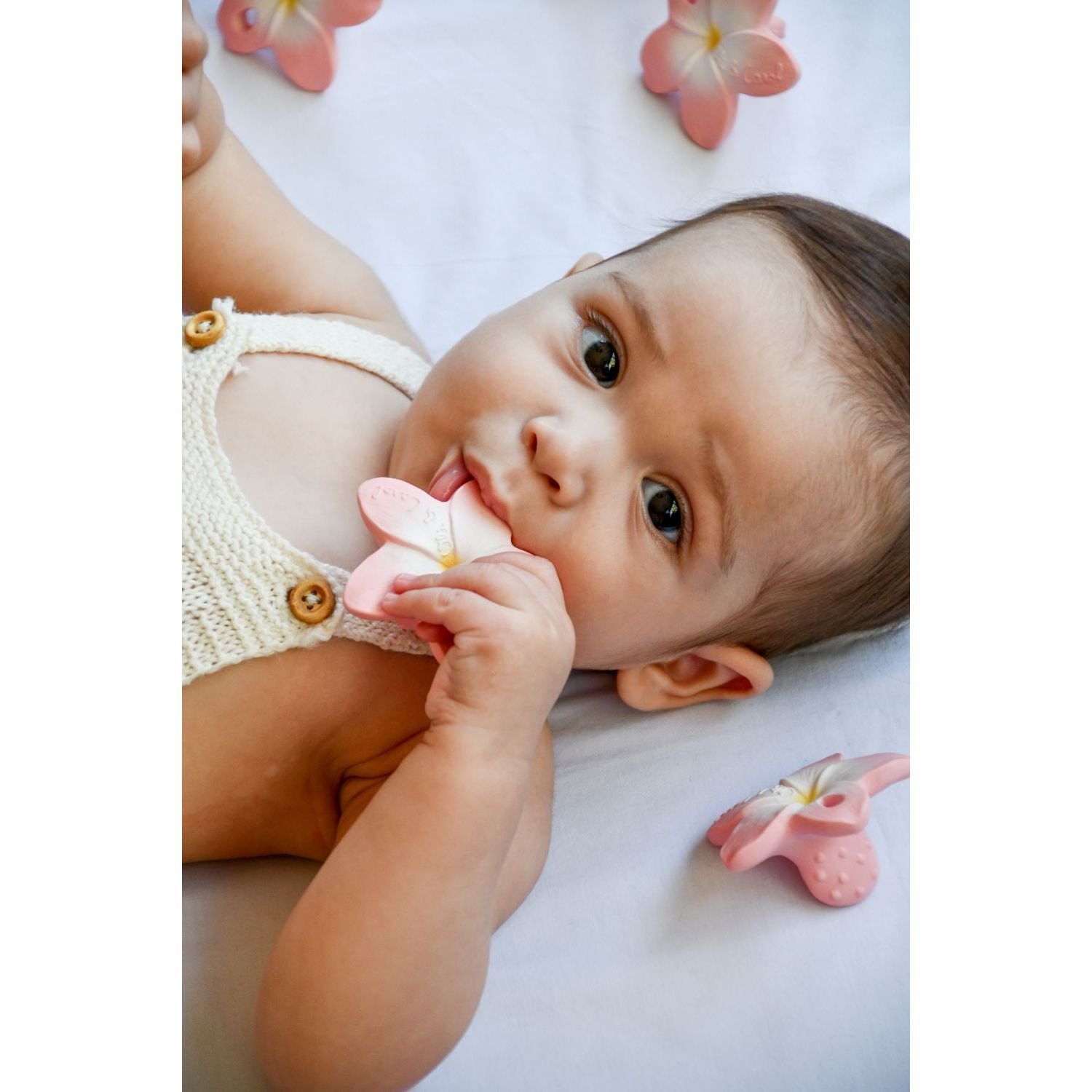 Oli & Carol Chewy-to-Go Bella the Flower Teether