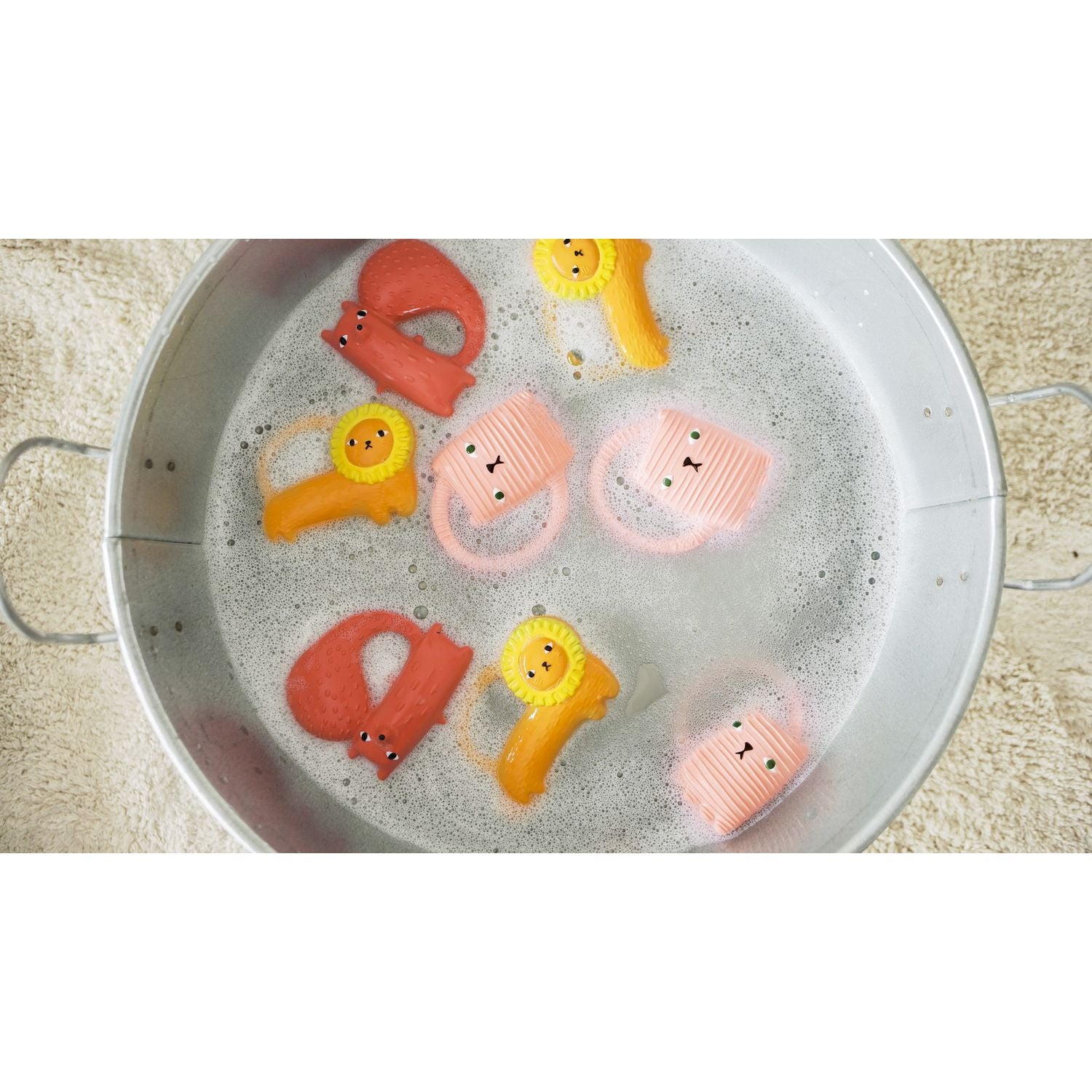 oli-carol-cyril-squirrel-fox-teether-baby-nursery-play-toy-olic-l-donna-fox-00006