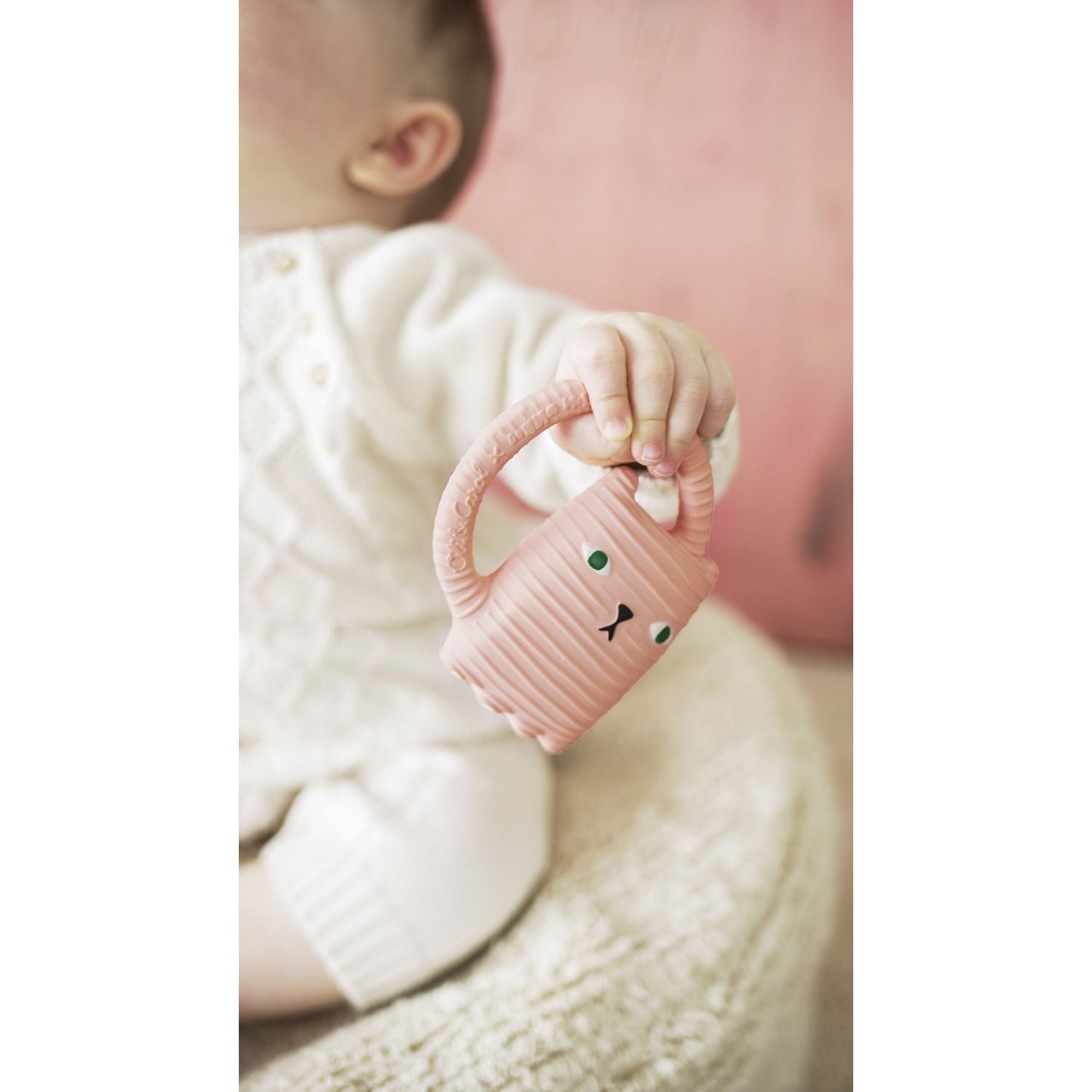    oli-carol-ginge-cat-teether-baby-nursery-play-toy-olic-l-donna-cat-00002