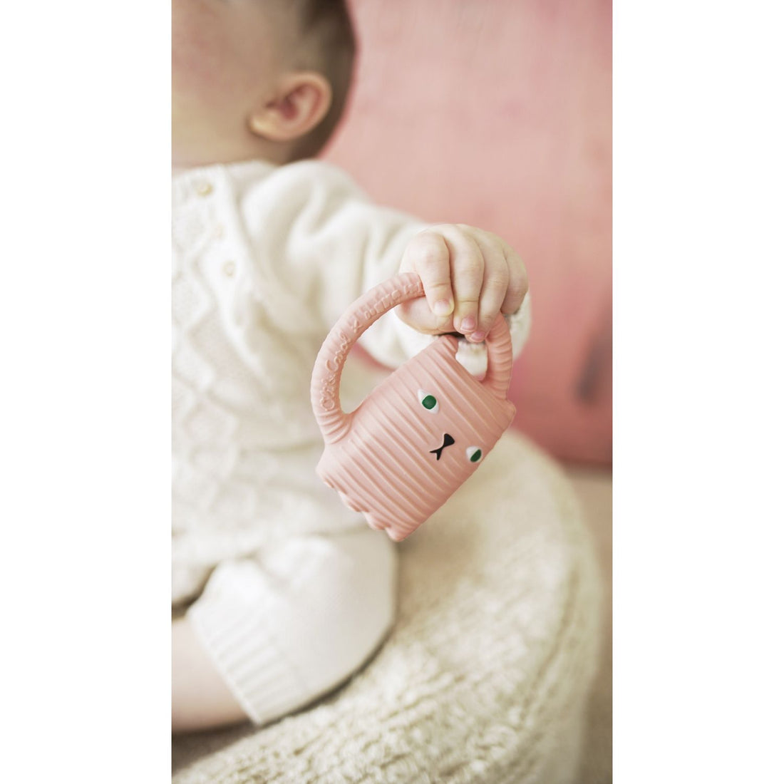    oli-carol-ginge-cat-teether-baby-nursery-play-toy-olic-l-donna-cat-00002