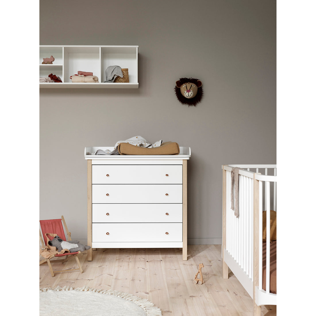 Oliver Furniture Nursery Top for Wood Dresser 4 Drawers 51315 White