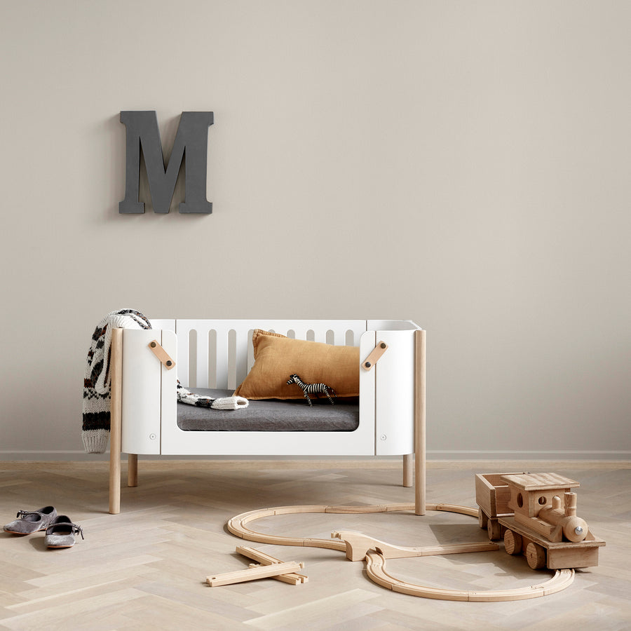 Oliver Furniture Wood Co-Sleeper White / Oak (Includes Mattress, Bench Conversion Kit & Holder)