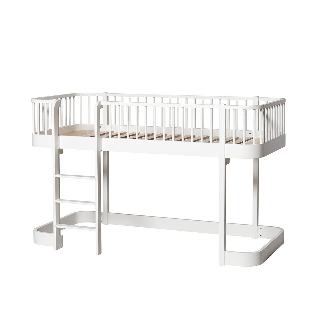 oliver-furniture-wood-low-loft-bed-ladder-front-white- (2)