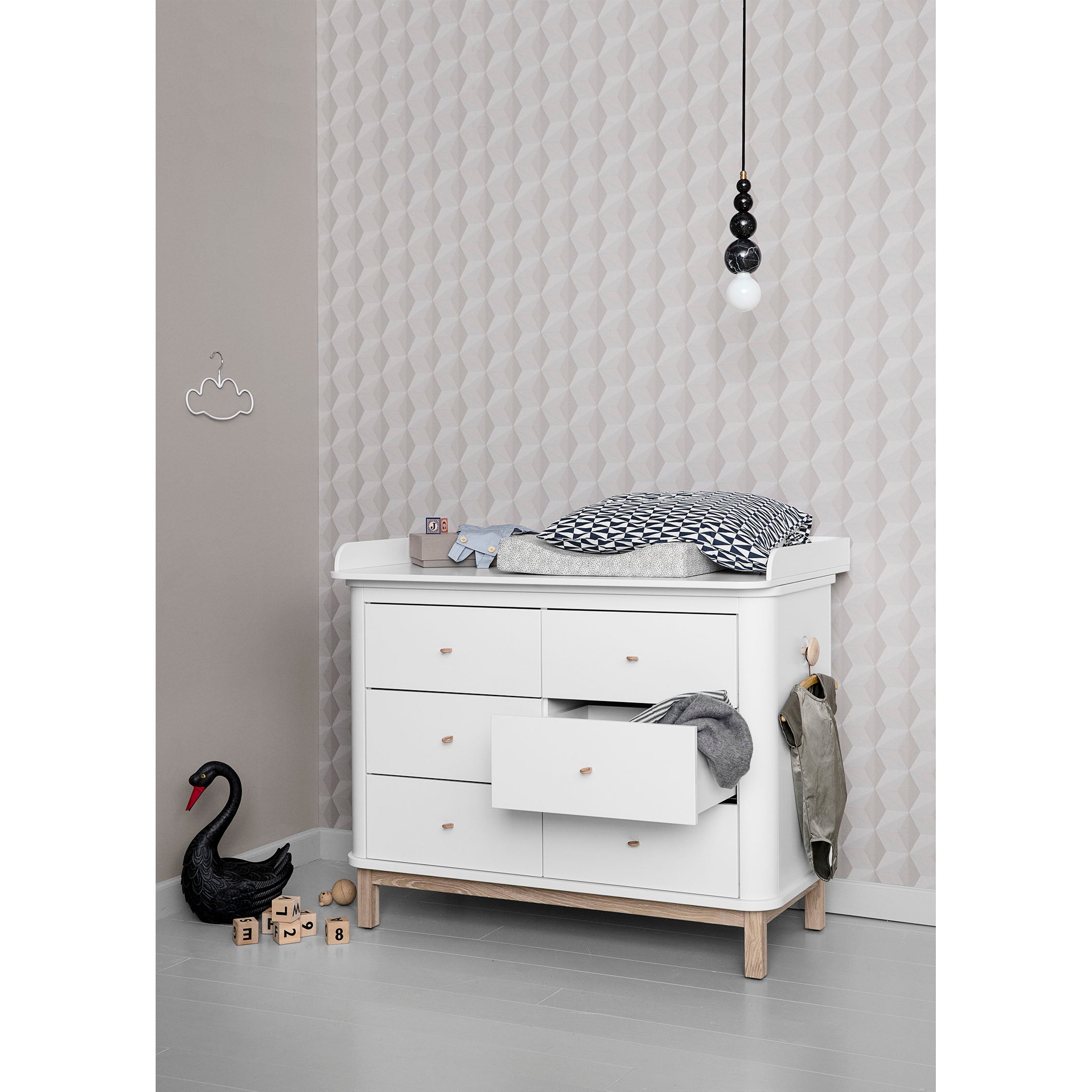 oliver-furniture-wood-nursery-plate-large-white-for-dresser-6-drawers- (7)