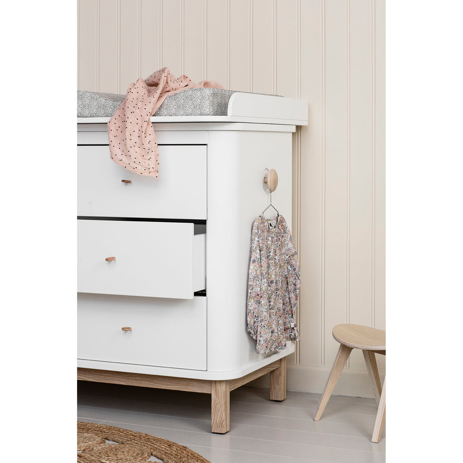 oliver-furniture-wood-nursery-plate-small-white-for-dresser-6-drawers- (7)