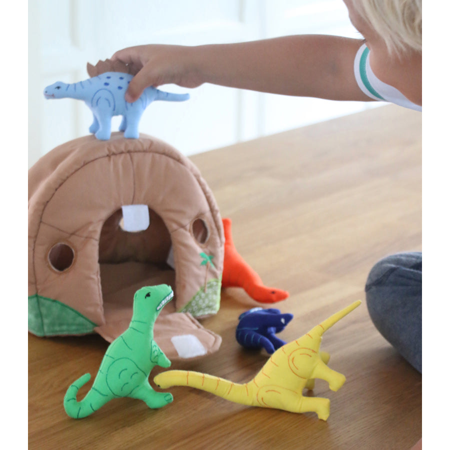 oskar-and-ellen-dino-rock-house-with-6-dinosaurs- (3)