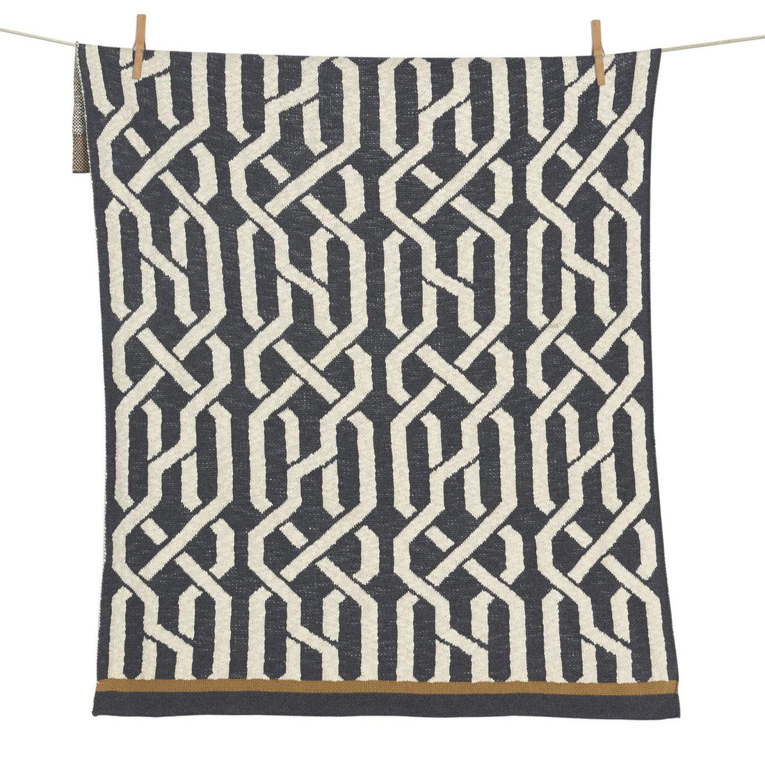 quax-knitted-blanket-cord- (1)