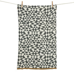 quax-knitted-blanket-triangle- (1)