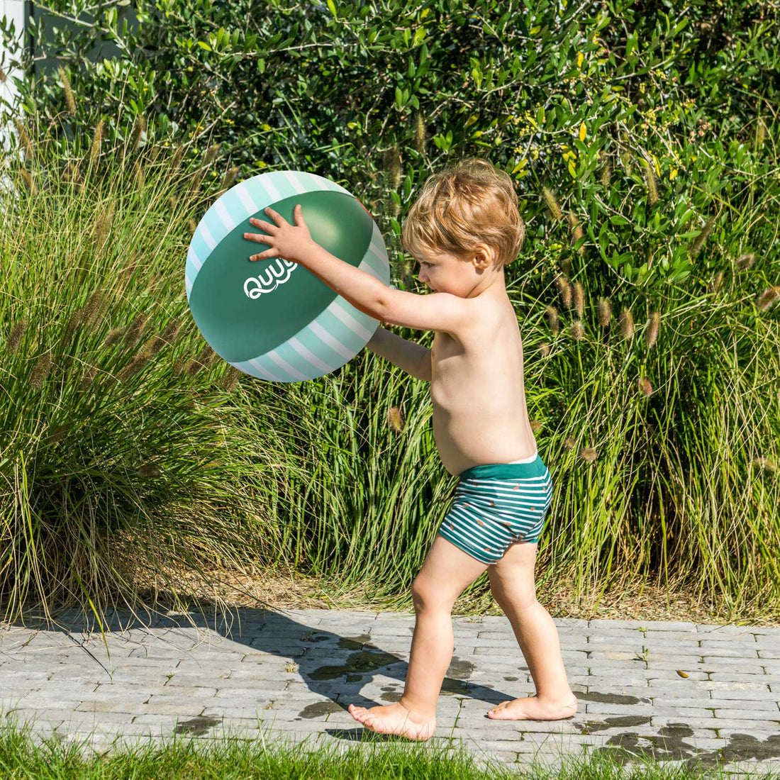 quut-beach-ball-garden-green-quut-173526