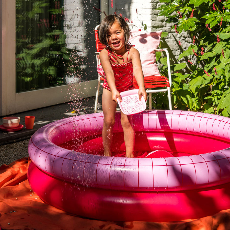quut-dippy-inflatable-pool-dia-120cm-cherry-red-quut-172697- (8)
