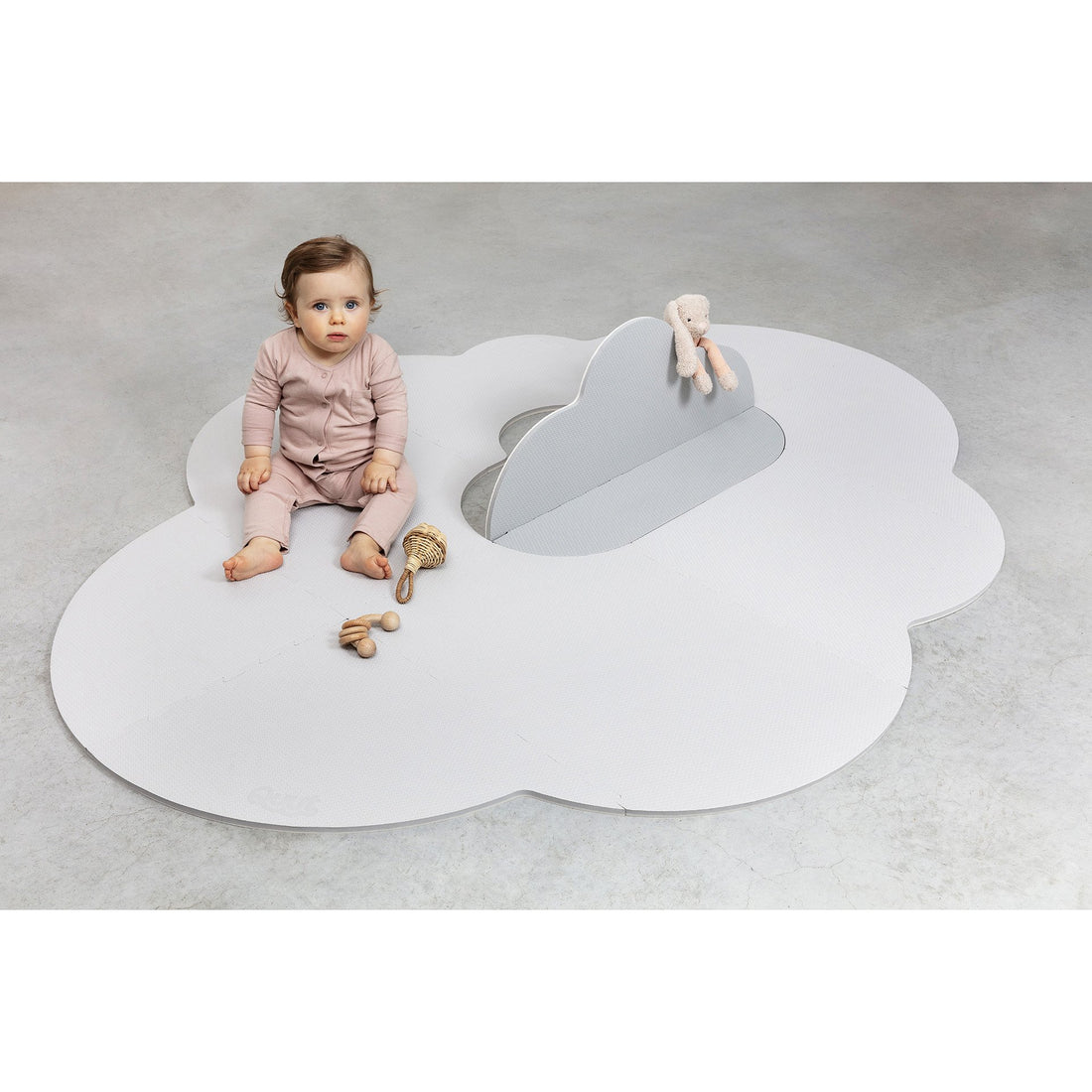 quut-playmat-head-in-the-clouds-l-175-x-145cm-pearl-grey- (12)