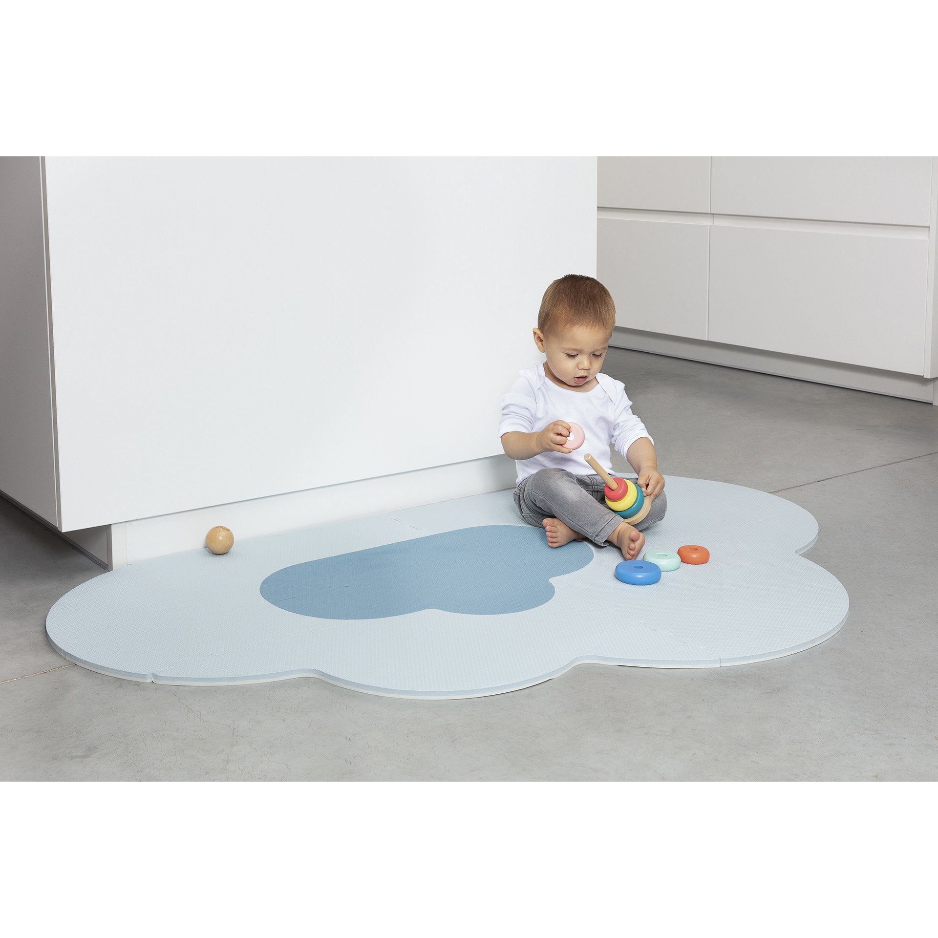 quut-playmat-head-in-the-clouds-s-145-x-90cm-dusty-blue- (12)