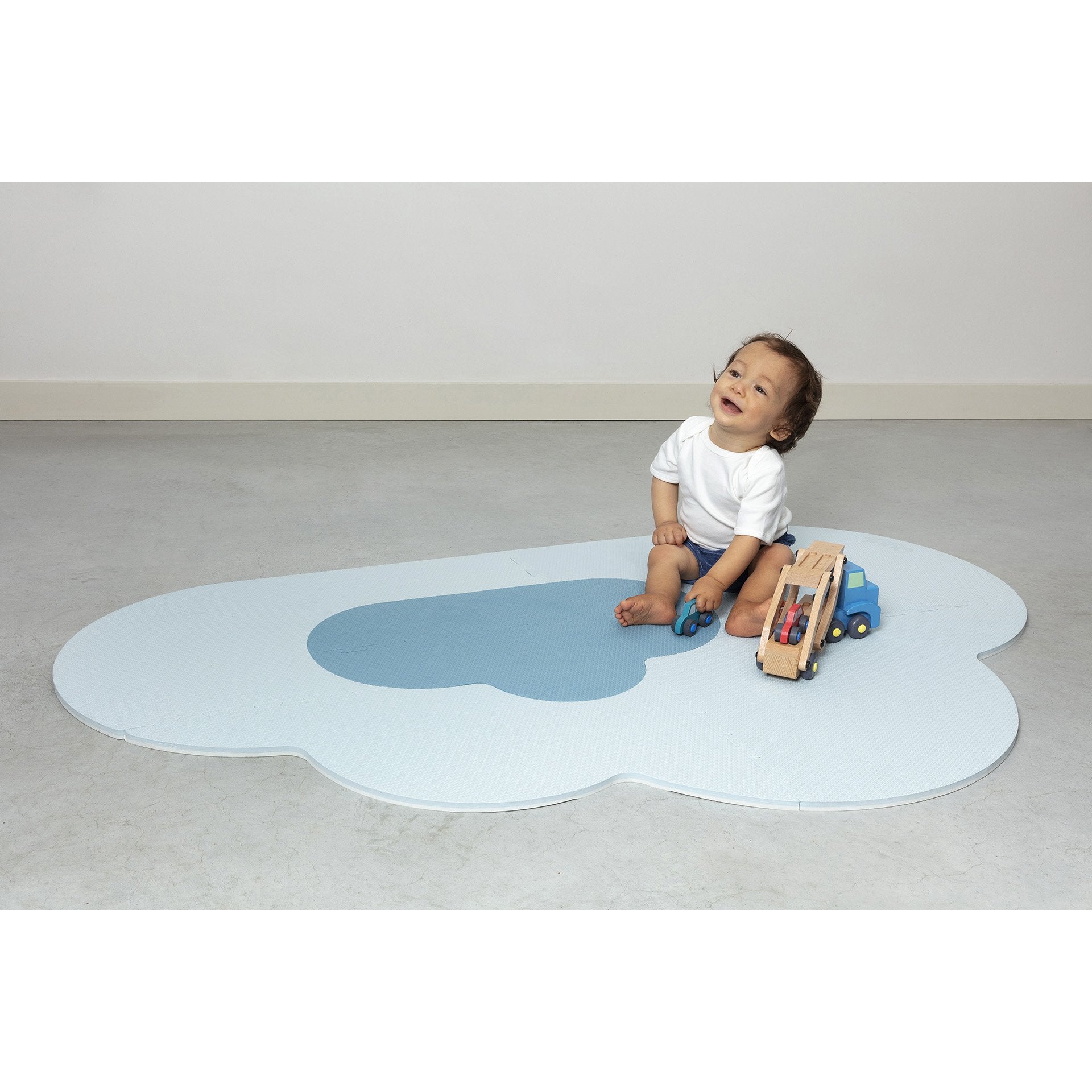 quut-playmat-head-in-the-clouds-s-145-x-90cm-dusty-blue- (10)
