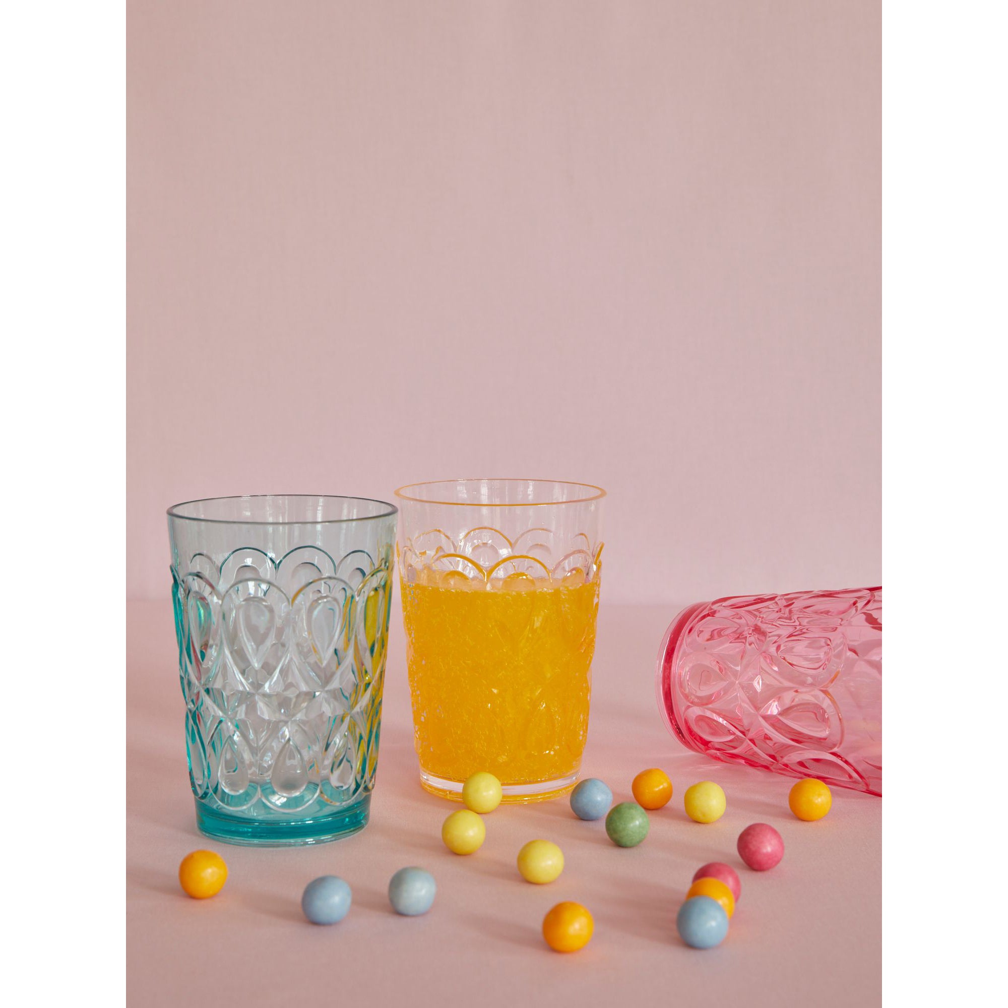 rice-dk-acrylic-tumbler-in-mint-with-swirly-embossed-detail-500ml-rice-hsglc-swmi- (3)