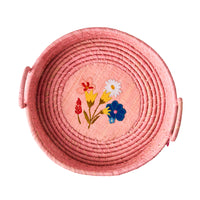 rice-dk-raffia-round-bread-basket-with-flower-embroidery-pink-rice-bsbre-floi- (2)