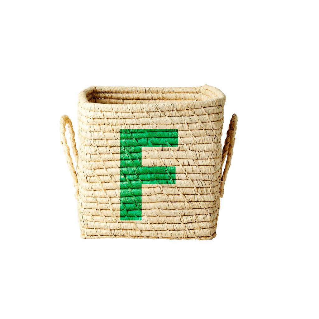 rice-dk-raffia-square-basket-with-painted-letter-f-rice-bsrat-20f-01