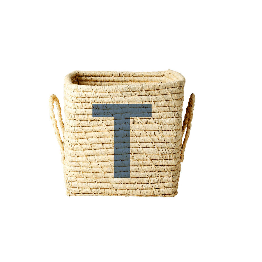 rice-dk-raffia-square-basket-with-painted-letter-t-rice-bsrat-20t-01