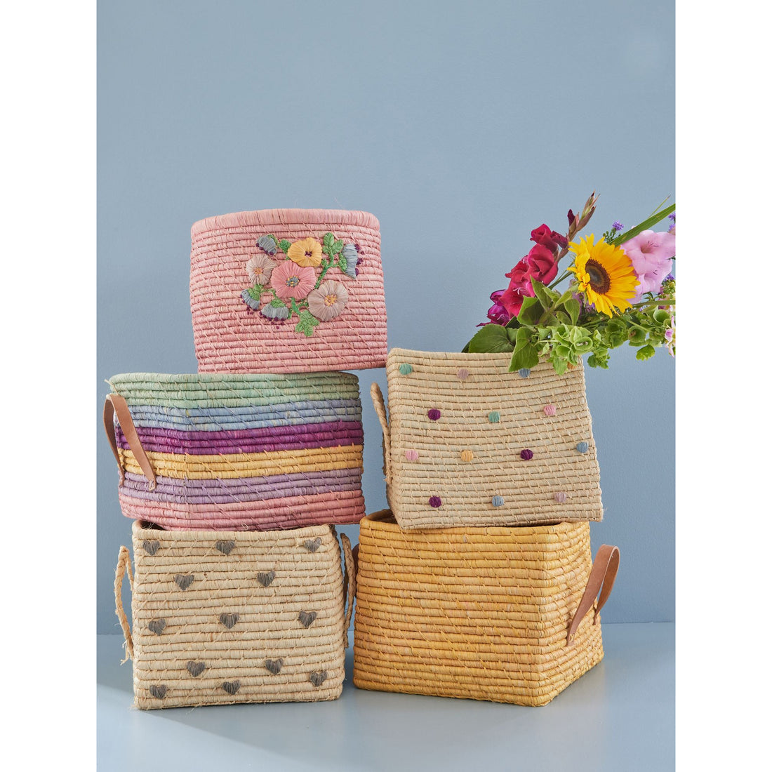 rice-dk-raffia-square-basket-with-stripe-in-dance-out-colors-rice-bsrat-30striaw22- (3)