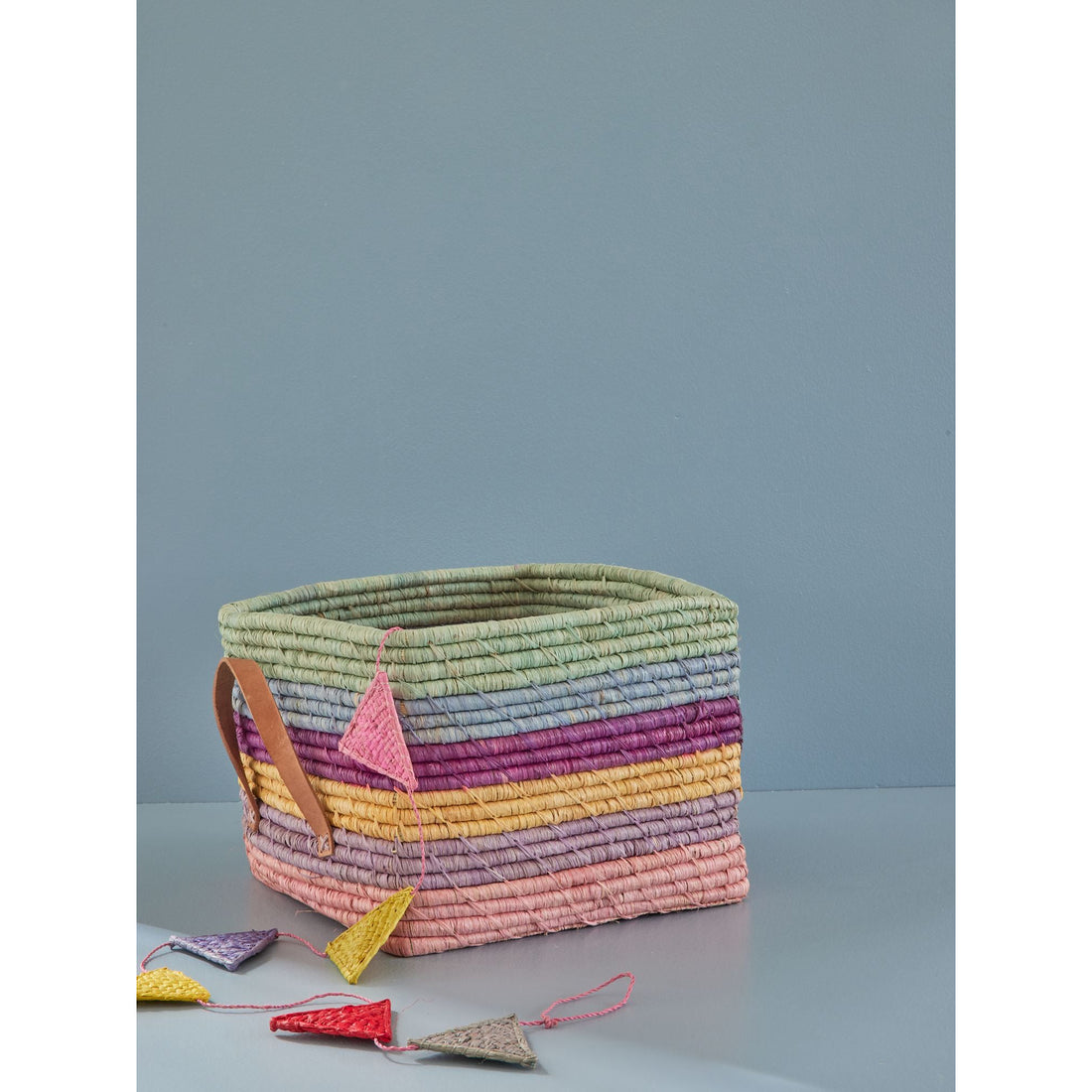 rice-dk-raffia-square-basket-with-stripe-in-dance-out-colors-rice-bsrat-30striaw22- (2)