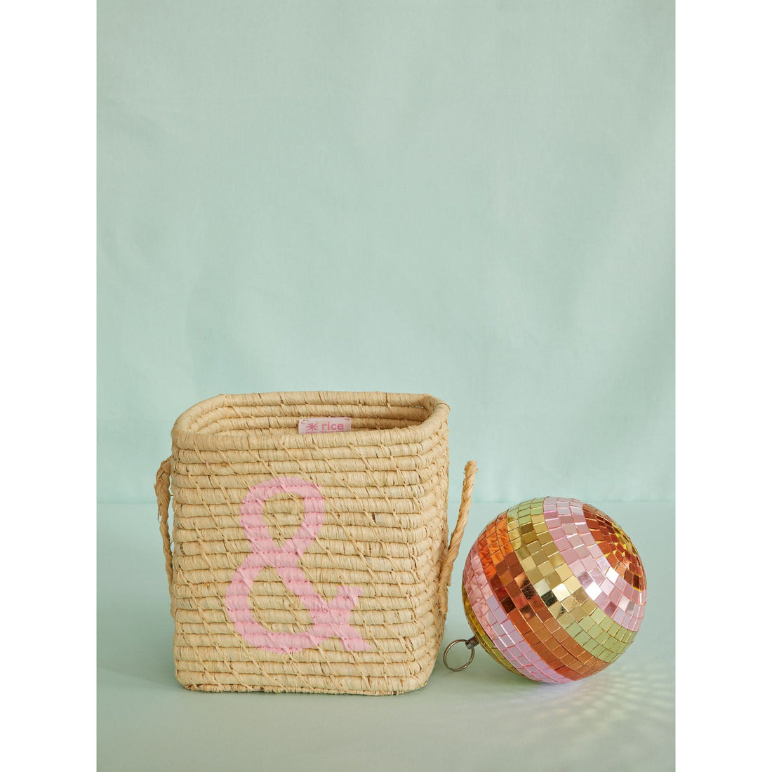 rice-dk-square-raffia-basket-with-painted-pink-rice-bsrat-20andi- (2)