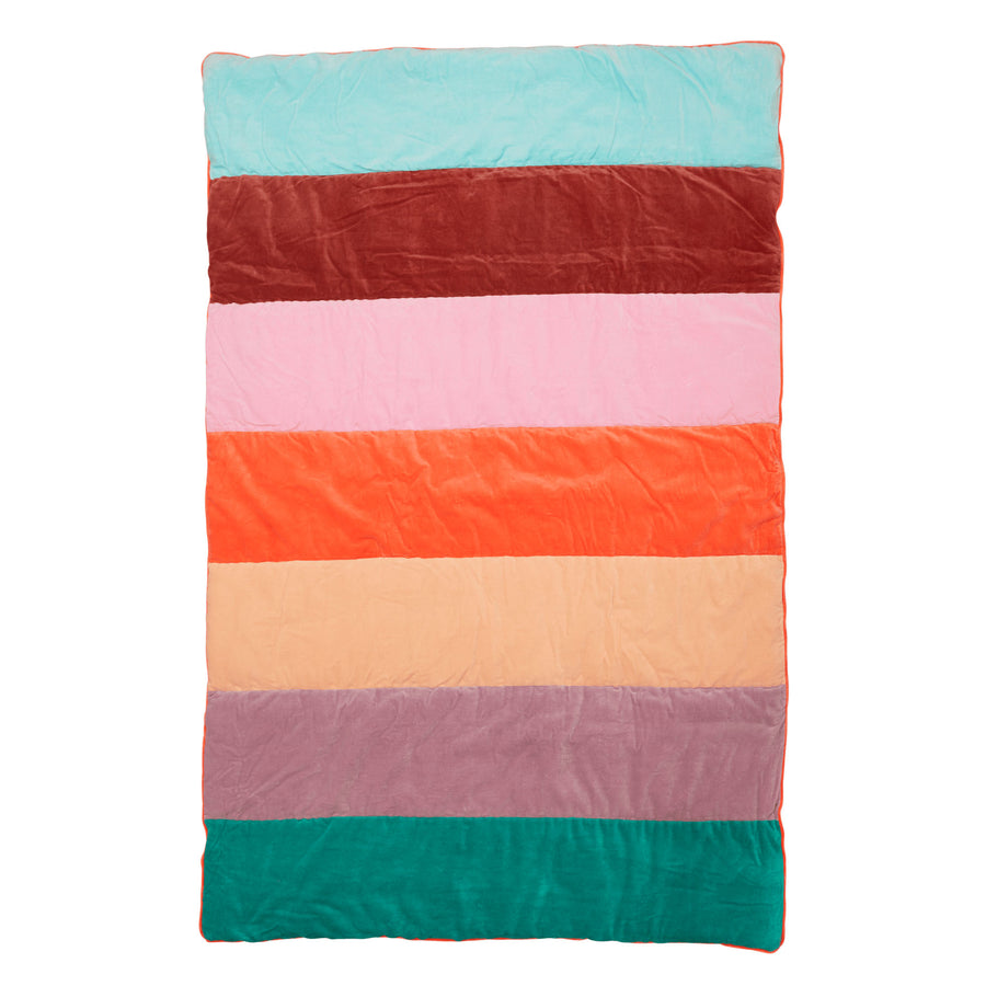 rice-dk-velvet-quilt-with-follow-the-call-of-the-disco-ball-stripes-rice-blvel-aw21- (2)