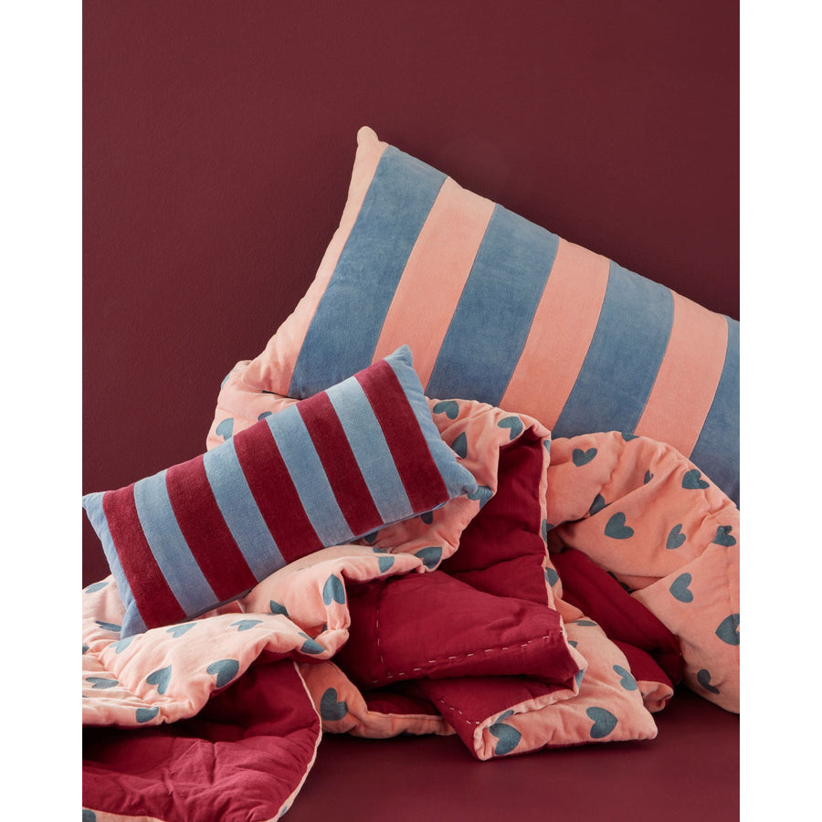 rice-dk-velvet-quilt-with-hearts-in-pink-and-gendarme-blue-assorted-rice-blvel-heai- (3)