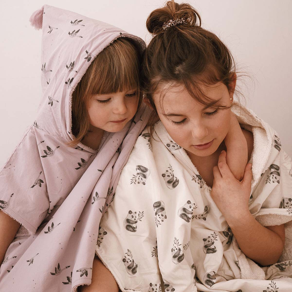 rose-in-april-bath-poncho-pepito-panda-print-with-terry-lining-natural-ria-art000000675 (3)