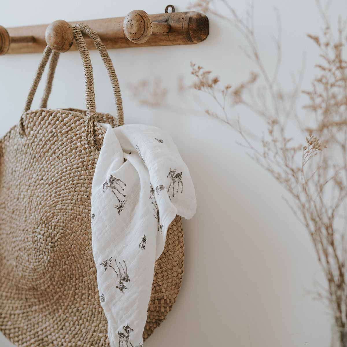 rose-in-april-swaddle-fawn-bianca-print-ecru-ria-art000000405- (2)