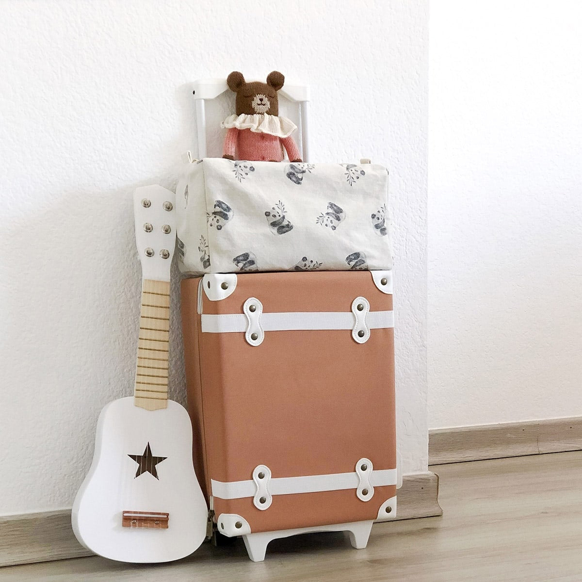 rose-in-april-toilet-bag-panda-print-natural-ria-art000000666- (2)