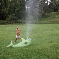 sunnylife-inflatable-giant-sprinkler-shark-tribe-khaki-sunl-s3pspgst- (10)
