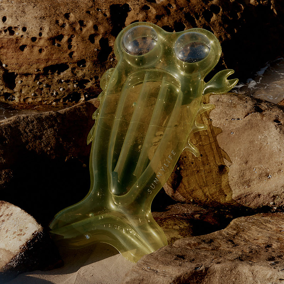 sunnylife-luxe-lie-on-float-sonny-the-sea-creature-citrus-sunl-s3llieso- (2)