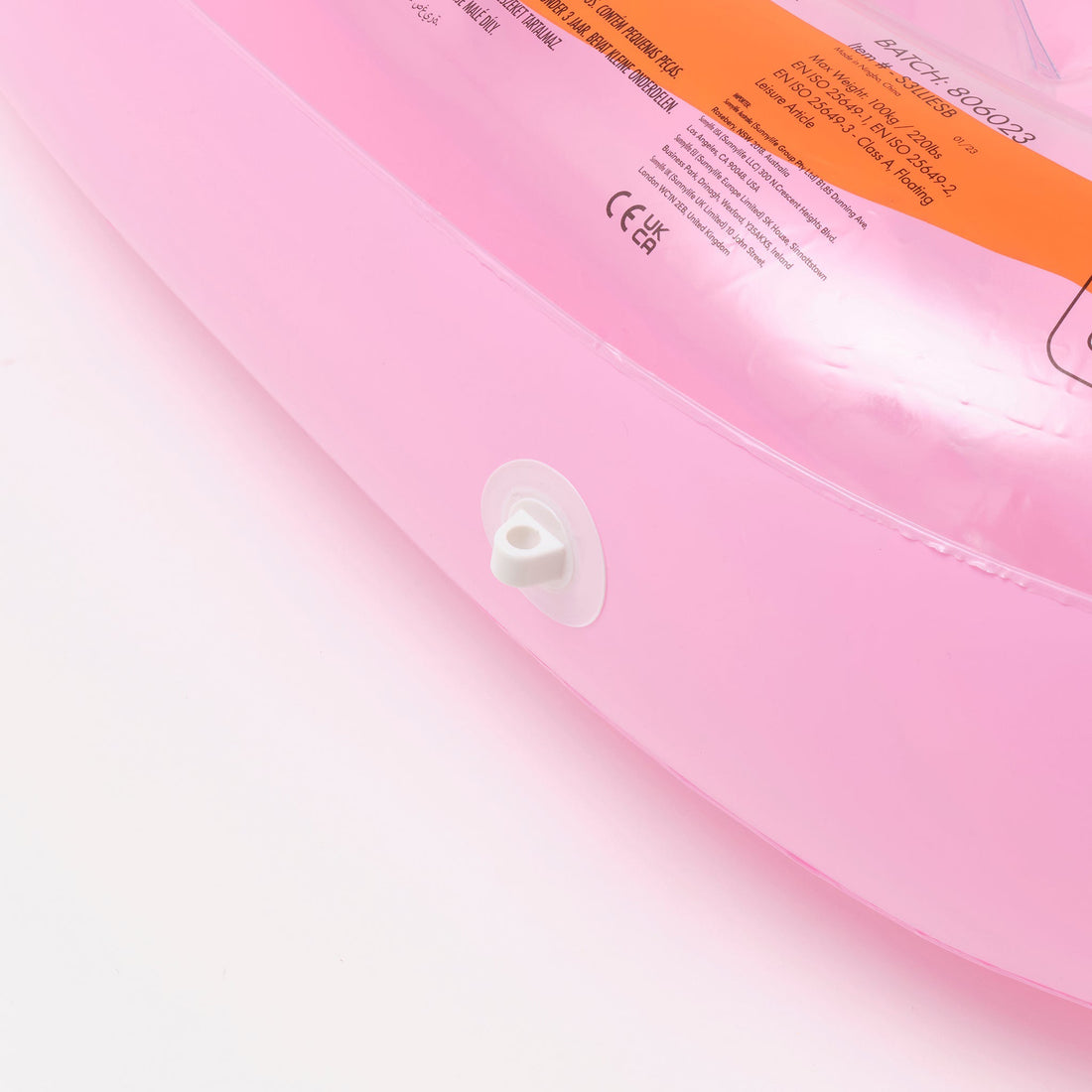 sunnylife-luxe-lie-on-float-strawberry-pink-berry-sunl-s3lliesb- (6)
