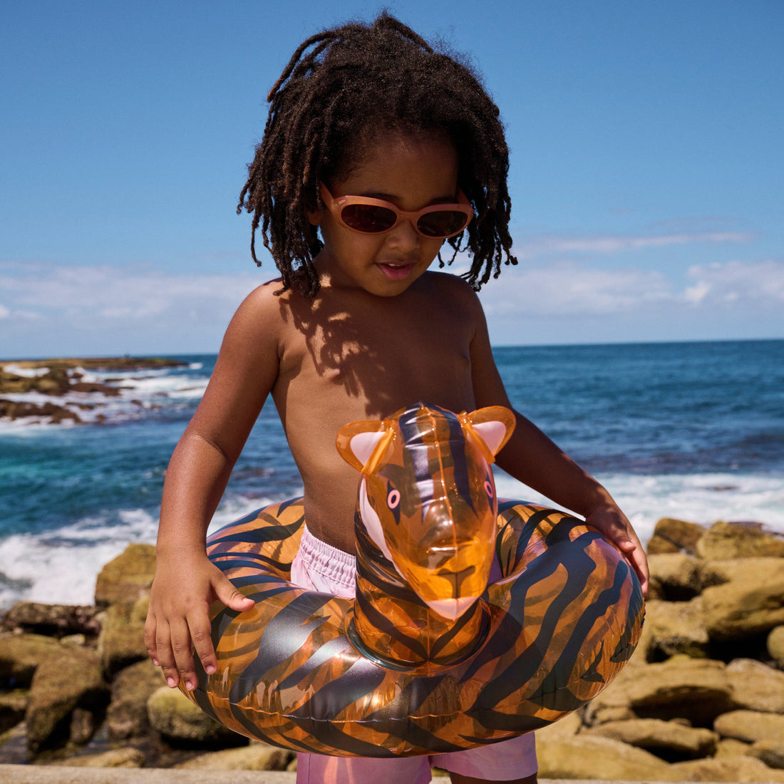 sunnylife-mini-float-ring-tully-the-tiger-sunl-s2lkidti- (7)