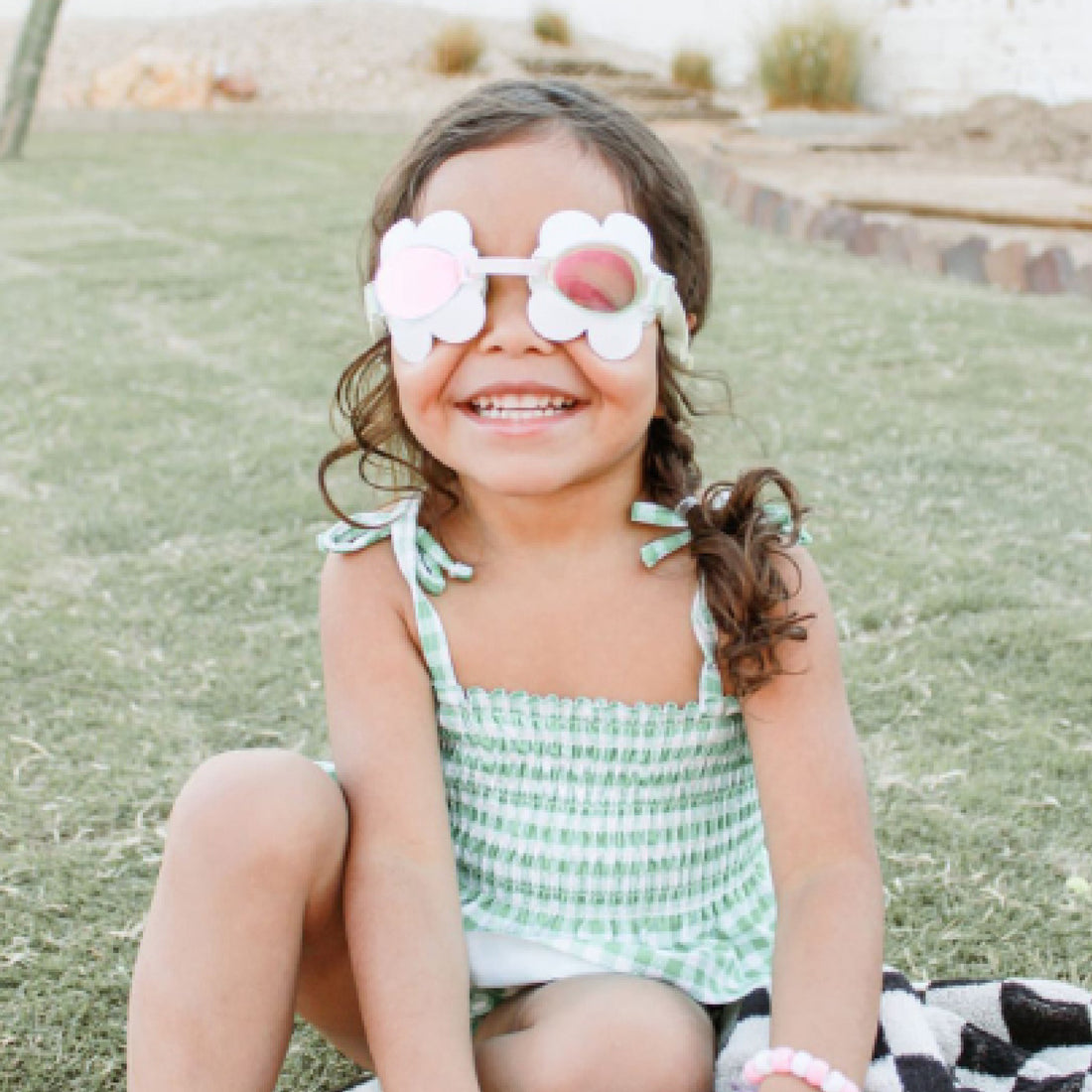 sunnylife-mini-swim-goggles-flower-sunl-s2vgogfl- (4)