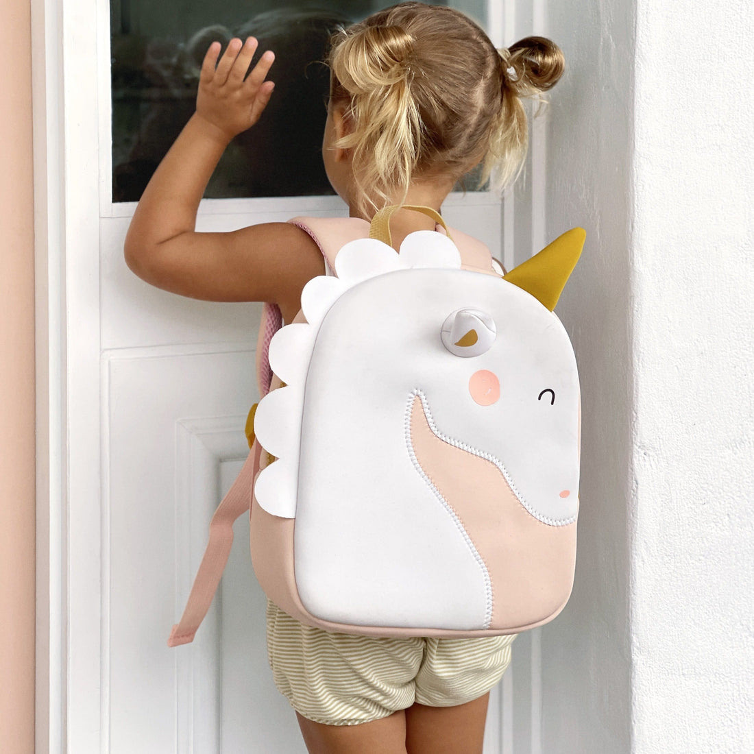 sunnylife-neoprene-backpack-unicorn-sunl-s1vbakse- (4)