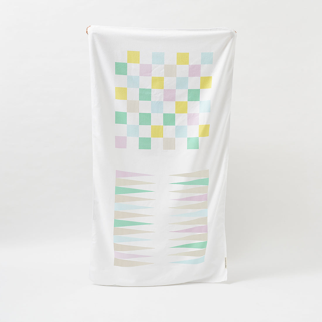 sunnylife-summer-games-towel-multi-sunl-s21gammu- (1)