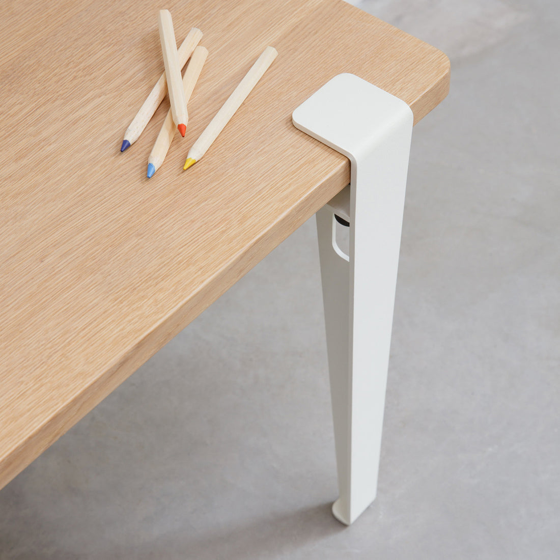 tiptoe-kids-desk-solid-oak-tabletop-with-legs-cloudy-white-70x50cm-tipt-stt07005023s01-tle050st1mz100- (4)