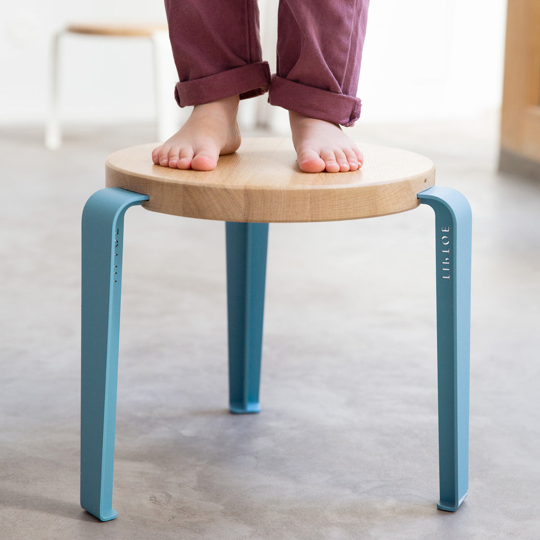 tiptoe-mini-lou-kids-stool-oak-whale-blue-30cm-tipt-kst030sts01450- (5)