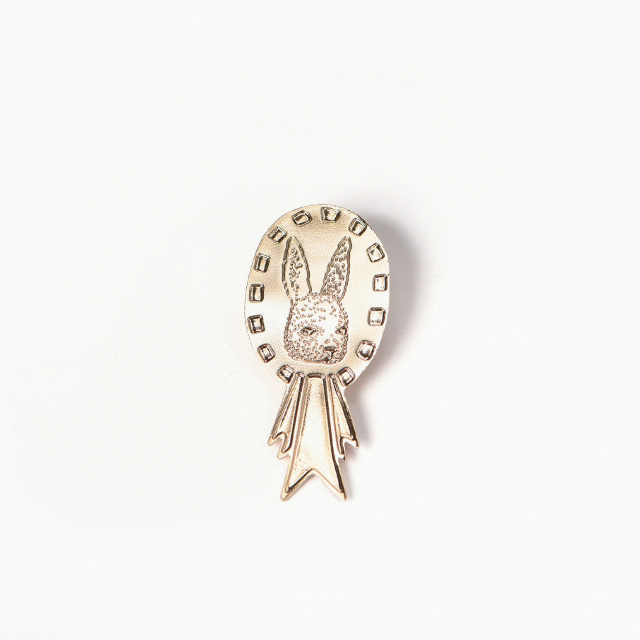 titlee-bunny-badge-brooch-01
