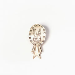 titlee-bunny-badge-brooch-01