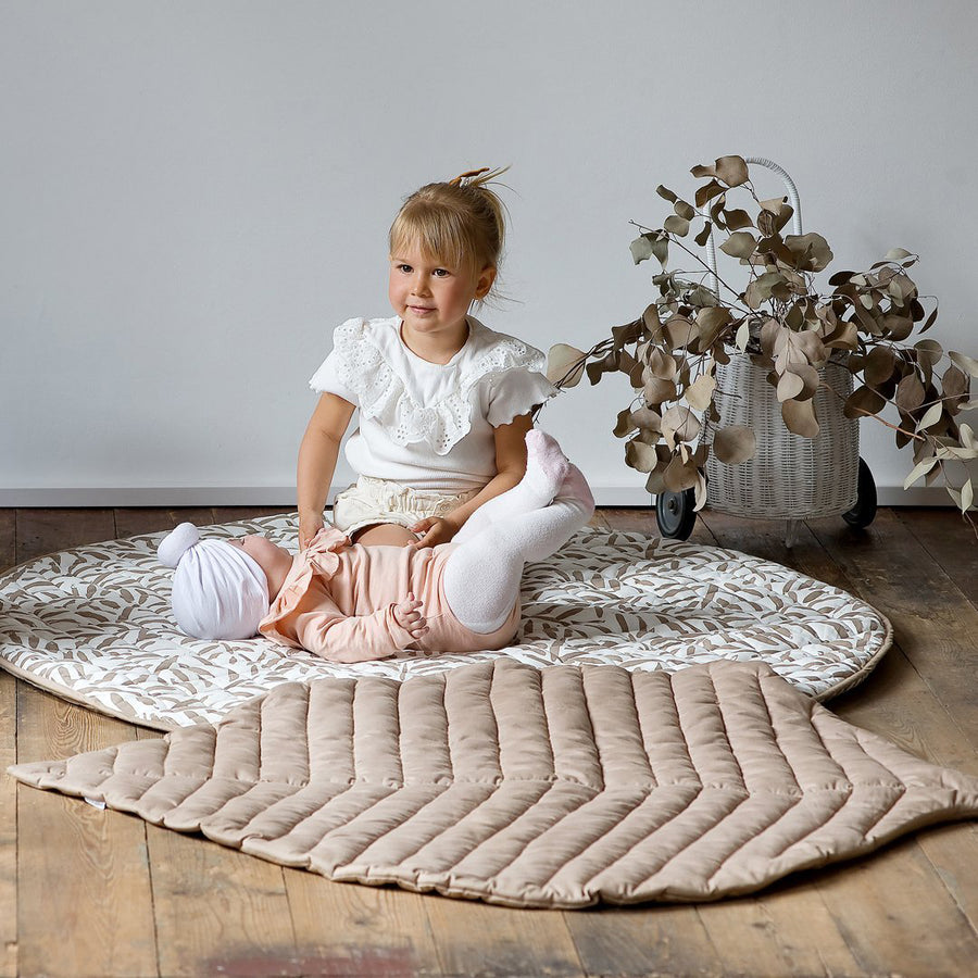 toddlekind-organic-cotton-leaf-mat-tan-128x96cm- (7)
