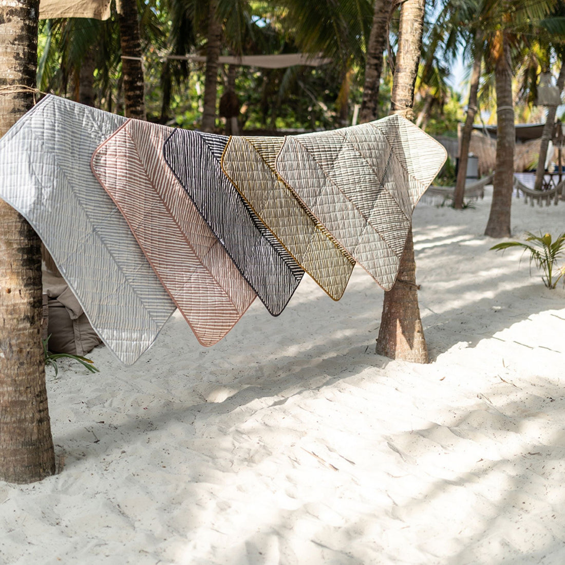toddlekind-waterproof-organic-travel-mat-anchor-120x120cm- (10)